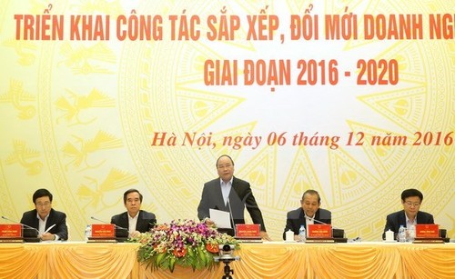 Primer ministro de Vietnam exige aceleración de privatización de empresas estatales - ảnh 1