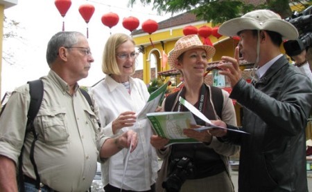 Turista extranjero número 10 millones en 2016 llegará a Vietnam  - ảnh 1