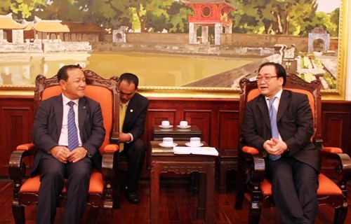 Hanoi y Pnom-Penh fortalecen la cooperación bilateral  - ảnh 1