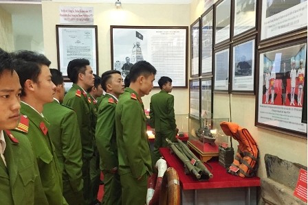Presentan en Lai Chau evidencias sobre soberanía de Vietnam en Hoang Sa y Truong Sa - ảnh 1
