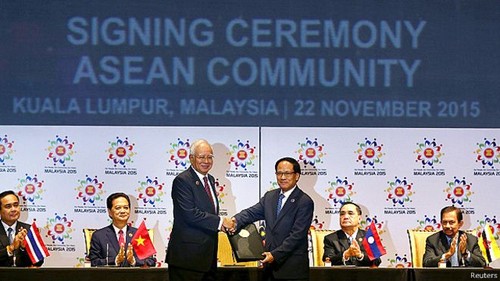 Fortalecer la cooperación para impulsar la Comunidad de la Asean - ảnh 1