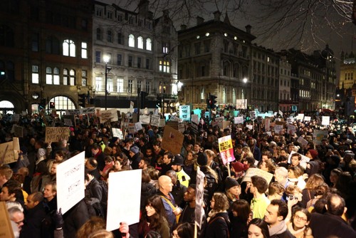 Protestan en Reino Unido contra decreto migratorio de Trump - ảnh 1