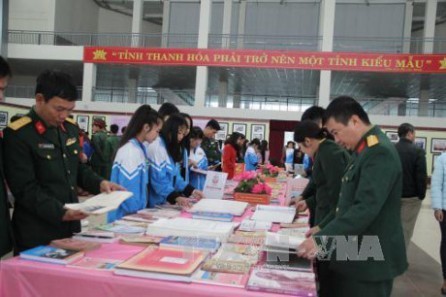 Inauguran en Thanh Hoa exhibición sobre Presidente Ho Chi Minh  - ảnh 1