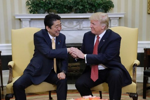 Washington y Tokio acuerdan promover cooperación comercial bilateral - ảnh 1