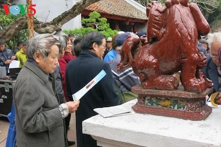 Día de la Poesía de Vietnam, en el Templo de la Literatura, en Hanoi - ảnh 15
