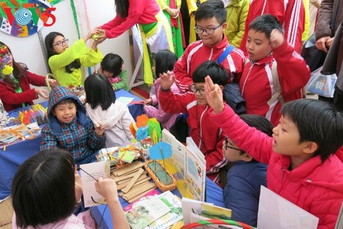 Iniciativa para fomentar el interés por la poesía en los niños vietnamitas - ảnh 1