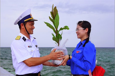 Efectuarán en Hanoi exposición fotográfica “Juventud por el mar y las islas de la Patria”  - ảnh 1