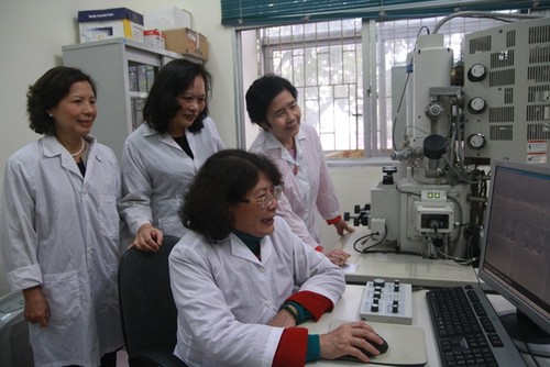 Investigadoras vietnamitas apasionadas de la ciencia - ảnh 2