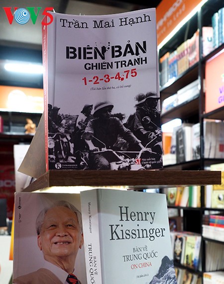 El periodista Tran Mai Hanh y el éxito de su libro “Acta de Guerra 1-2-3-4.75” - ảnh 4