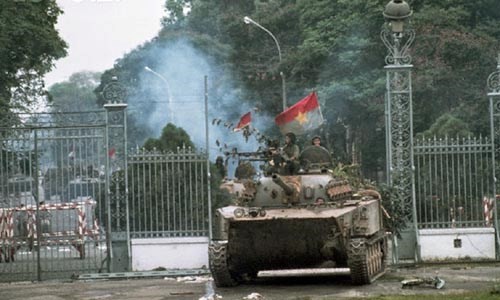 Victoria del 30 de abril de 1975: base para la construcción y desarrollo de un Vietnam unificado - ảnh 1