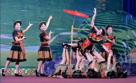 Se celebra la Semana de Cultura y Deportes étnicos en Quang Ninh - ảnh 1