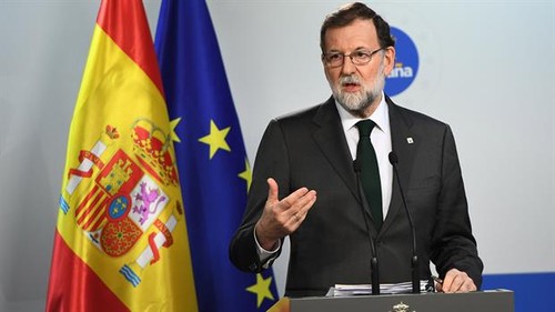España anunciará medidas para una intervención en la región autónoma de Cataluña - ảnh 1