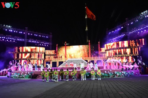 Hue, capital de los festivales de Vietnam - ảnh 1