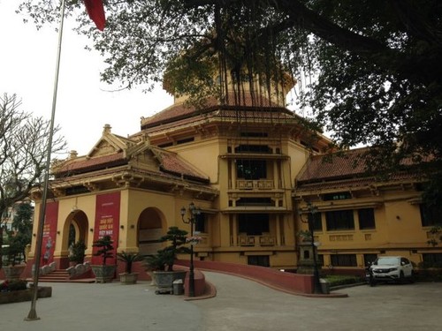 Museos vietnamitas renuevan sus actividades para acercarse más al público - ảnh 2