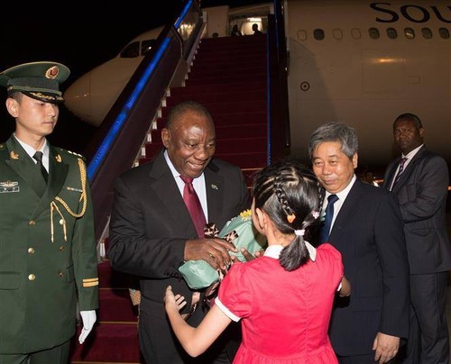 Presidente sudafricano visita China para impulsar la cooperación económica - ảnh 1