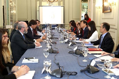 Vietnam y Argentina por impulsar cooperación económico-comercial - ảnh 1