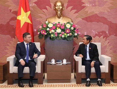 Refuerzan cooperación partidista entre Vietnam y Kazajistán - ảnh 1