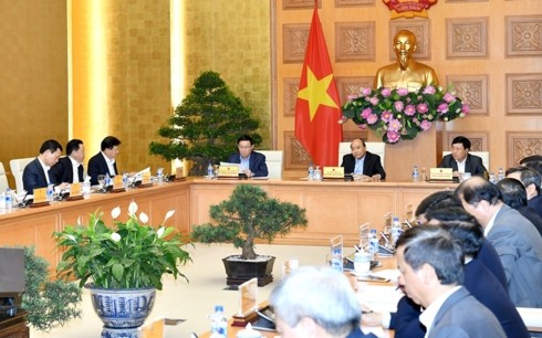 Premier vietnamita orienta completar resolución gubernamental sobre desarrollo socioeconómico - ảnh 1
