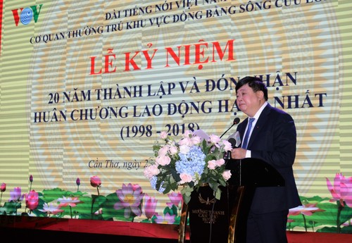 Condecoran con Orden de Trabajo a la representación de la Voz de Vietnam en región sur - ảnh 1