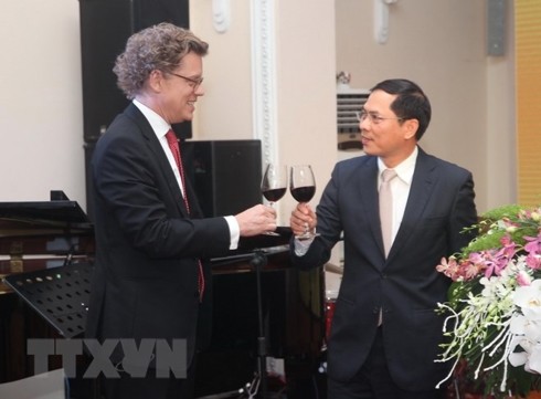 Vietnam y Suecia conmemoran los 50 años de sus vínculos diplomáticos - ảnh 1