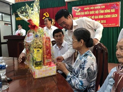 Atienden a familias beneficiadas por políticas preferenciales del Estado vietnamita - ảnh 1