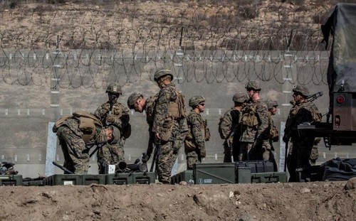 Estados Unidos enviará más militares a la frontera con México - ảnh 1
