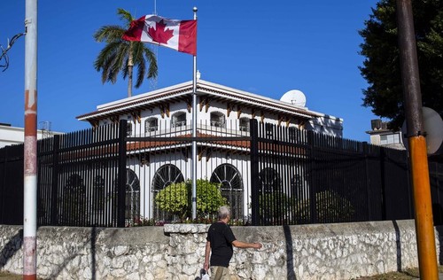 Cuba lamenta el recorte del personal diplomático de Canadá en La Habana - ảnh 1