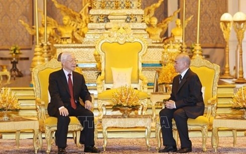 Máximo dirigente de Vietnam se reúne con rey de Camboya - ảnh 1