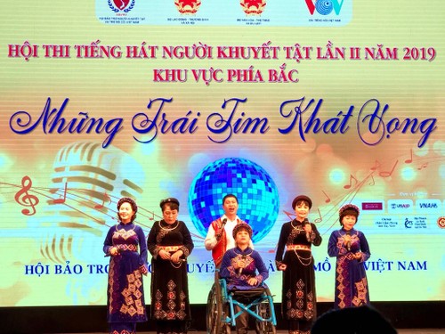 Recaudan asistencia millonaria a los discapacitados y niños huérfanos en Vietnam - ảnh 1