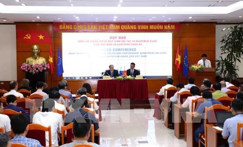 Anuncian Acuerdo Voluntario de Asociación Vietnam-Unión Europea sobre gestión forestal y comercio de madera - ảnh 1