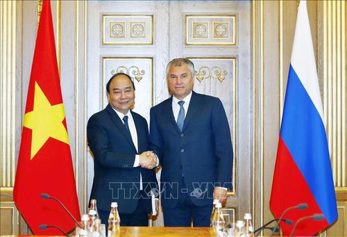 Primer ministro de Vietnam se reúne con titulares de la Duma Estatal y el Consejo Federal de Rusia - ảnh 1