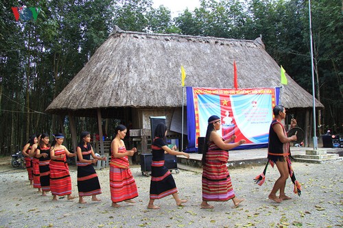 La nueva vida de los pobladores de Dak Rang - ảnh 2