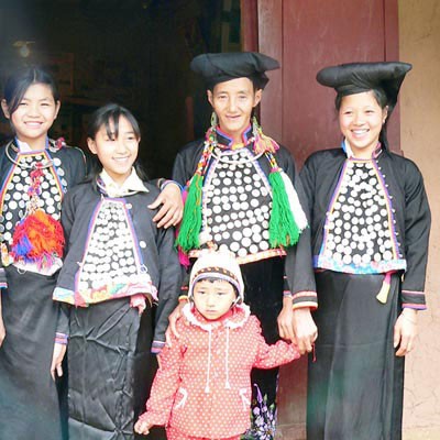 La indumentaria de la minoría étnica Si La - ảnh 2