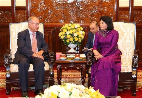 Vicepresidenta vietnamita se reúne con el titular del Servicio Universitario Mundial de Alemania - ảnh 1
