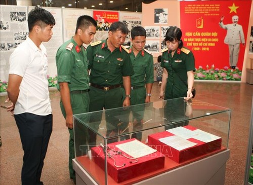 Inauguran exposición sobre los 50 años de ejecución del testamento del presidente Ho Chi Minh - ảnh 1
