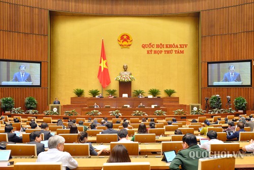 Parlamento vietnamita debaten enmiendas de Leyes de Promulgación de Normativas Legales y de Juventud - ảnh 1