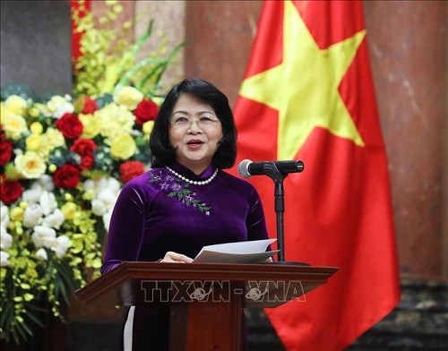 Ascienden a 14 funcionarios diplomáticos vietnamitas - ảnh 1