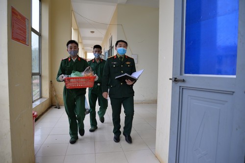 Aplican medidas más estrictas para contener el Covid-19 en Vietnam - ảnh 1