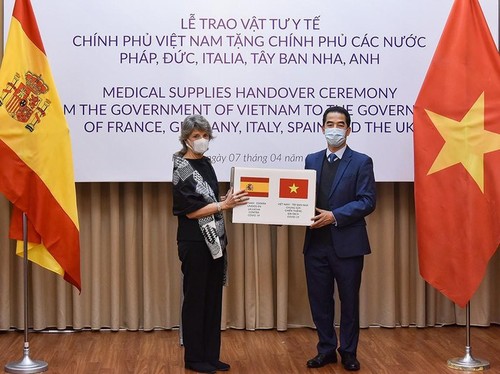 Vietnam dona más de 100 mil mascarillas sanitarias a España - ảnh 1
