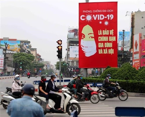 Embajadores de Chile y Rusia en Hanói aplauden logros de Vietnam en lucha contra Covid-19 - ảnh 1
