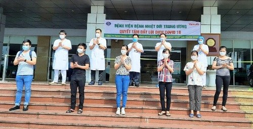 Otros ocho pacientes de coronavirus se recuperan completamente en Vietnam - ảnh 1