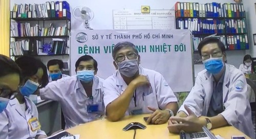 Empeñado proceso de curación de un paciente extranjero en Vietnam - ảnh 2