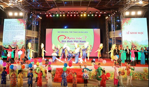 Efectúan actividades como preámbulo del Día de la Familia de Vietnam en 2020 - ảnh 1