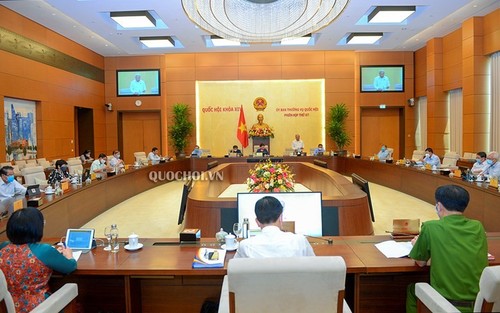 Inauguran la 48 reunión del Comité Permanente del Parlamento vietnamita - ảnh 1