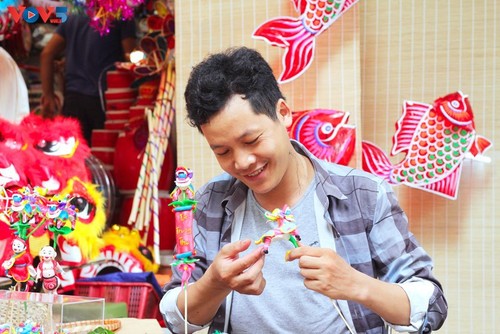 Farolillos multicolores del Festival del Medio Otoño en Hanói - ảnh 14