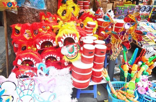 Farolillos multicolores del Festival del Medio Otoño en Hanói - ảnh 6