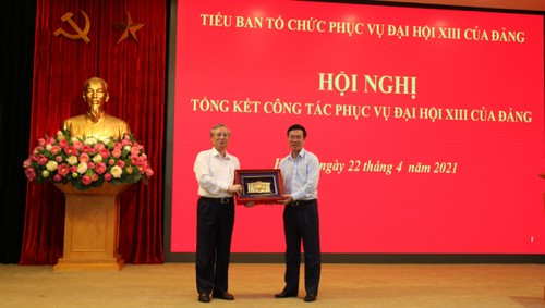 Valoran las contribuciones del Subcomité de Servicios al XIII Congreso del Partido Comunista de Vietnam - ảnh 1