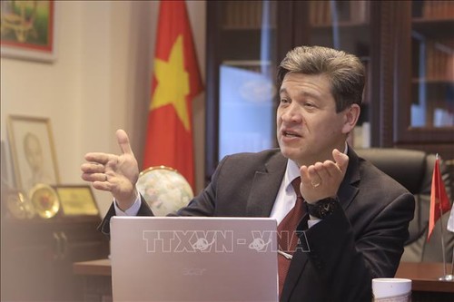 Experto ruso destaca puntos de vista de líder vietnamita sobre socialismo - ảnh 1