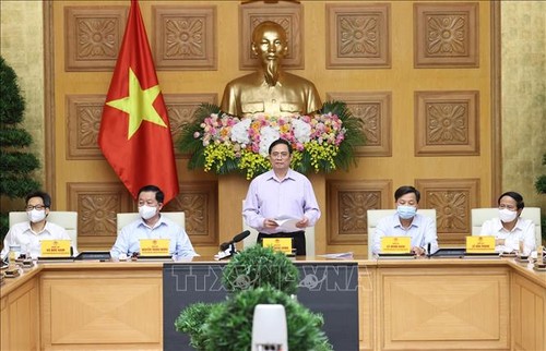 Primer ministro vietnamita se reúne con autoridades de los órganos de prensa del país - ảnh 1