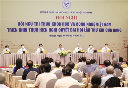  Enaltecen el papel de los científicos de Vietnam para el desarrollo del país - ảnh 1